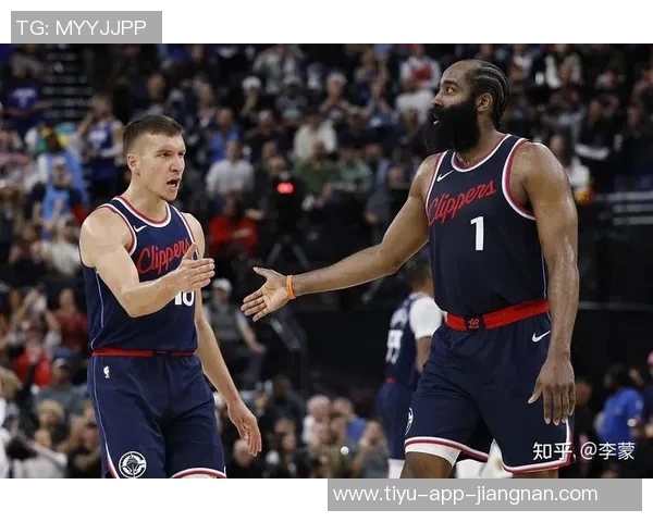 马克西场均399分钟领跑联盟东契奇与哈登紧随其后火箭三人跻身前十